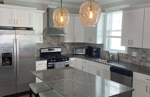 North End House | 12 BR, 6 Bath, ELEVATOR, NEW Construction, in the ❤️ Of Ocean City, downtown