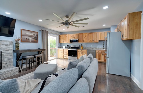 Midway Apartment | 12 Mi to Downtown Winston-Salem: Apt w/Balcony!