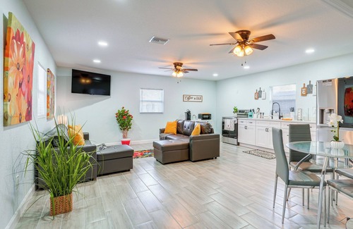 Bearss Plaza House | 12 Mi to Dtwn Tampa: Vibrant Home w/Outdoor Space
