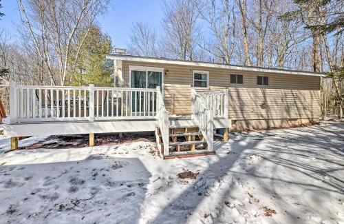 Pocono Lake House | 12 Mi to Ski Home with Hot Tub in Arrowhead Lake