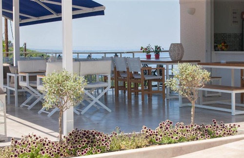Anatolikos Olimpos Hotel | 12 Olympian Gods
