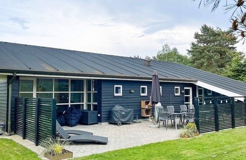 Marielyst House | 12 person holiday home in Væggerløse