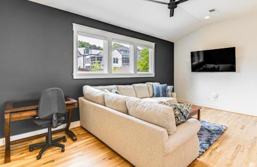 Belmont - Hillsboro House | 12 South Neighborhood Home with Modern Flair!
