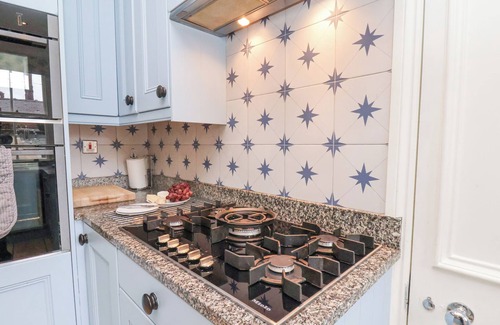West Cliff Cottage | 12 St Hilda's