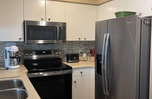 Holmes Beach Condo | 120 m² condominium with nice afternoon sun