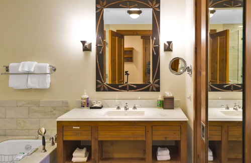 Stowe Area Cabin | 1208 Studio Inside Lodge At Spruce Peak 2nd Floor Spruce Peak & Village Views