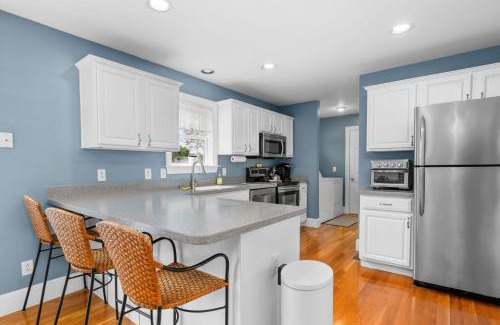 Buzzards Bay House | 121 Presidents Road Bourne Gray Gables Getaway
