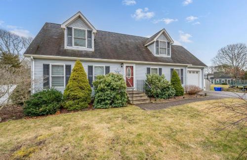 Buzzards Bay House | 121 Presidents Road Bourne Gray Gables Getaway