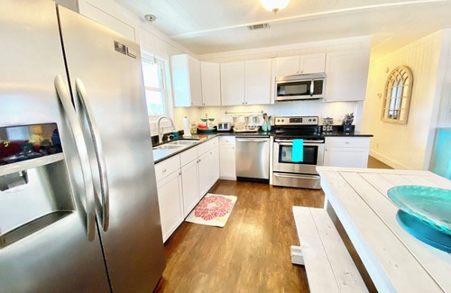 Laguna Beach Estates House | $125/Night now thru 20th ~ Laguna Beach~5th House from the Perfect Beach Access# 83! Covered Parking!
