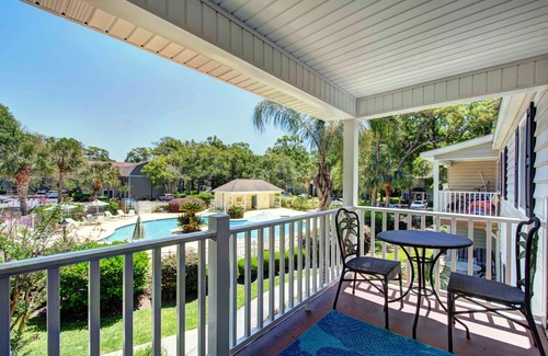 Demere Park Condo | 125 NIGHT SEPTEMBER DISCOUNT! GORGEOUS POOL VIEW! WALK TO VILLAGE DOG FRIENDLY.