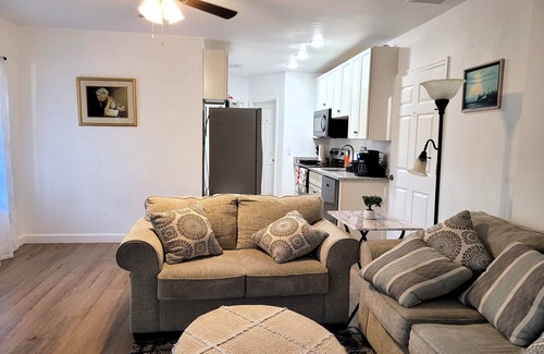 Tallahassee Apartment | 126-Home (5BR): One unit of a duplex near FSU-A