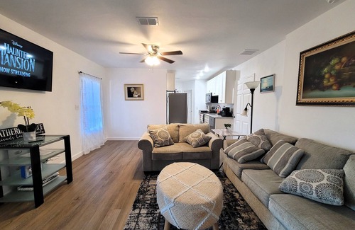 Tallahassee Apartment | 126-Home (5BR): One unit of a duplex near FSU-A