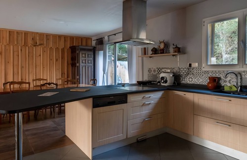 Salles House | 126m² House with Pool and Garden, 25 Minutes from Bassin d'Arcachon