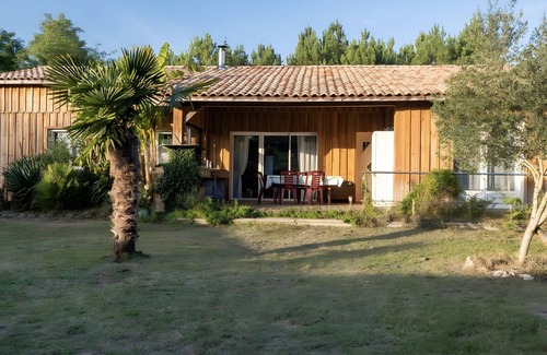 Salles House | 126m² House with Pool and Garden, 25 Minutes from Bassin d'Arcachon