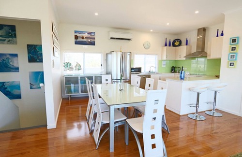 Waterhouse House | 128 The Esplanade - Sea views in Robe