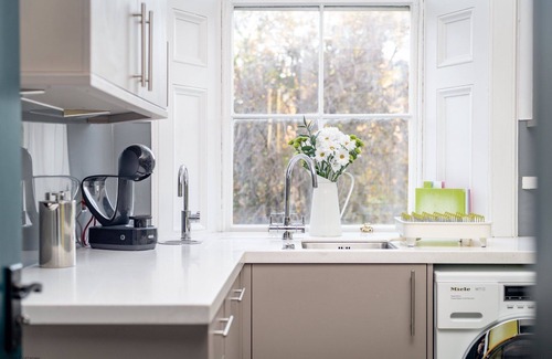 St. Andrews Apartment | 12A Queen's Gardens - Stunning town centre sleeps 7 apartment