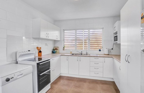 Rainbow Beach House | 13 Indigo Avenue - 'Indigo Sands' - Rainbow Beach. Beds made for arrival. Close to beach