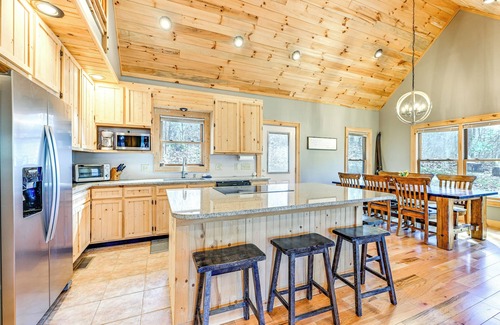 Cullowhee Cabin | 13 Mi to Cashiers: Cabin w/Wraparound Porch!