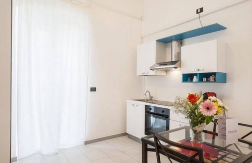 Municipio 1 Apartment | 13 NEW! 1bedroom & balcony P.zza Garibaldi! WiFi