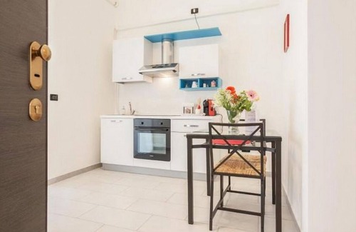 Municipio 1 Apartment | 13 NEW! 1bedroom & balcony P.zza Garibaldi! WiFi