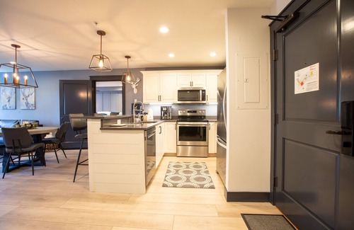 Salt Lake Mountain Resorts Condo | 1303 - Two Bedroom Deluxe Eagle Springs West by RedAwning