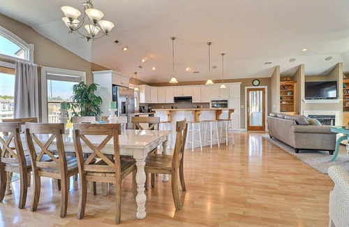 Whalehead Beach House | 1305 Sea Biscuit *Theater*Elevator*Game Rm*Hot Tub
