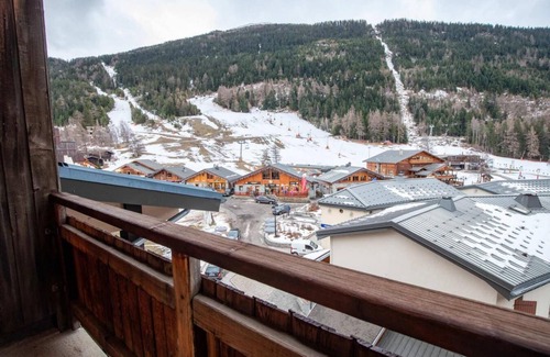 Villarodin-Bourget Apartment | 130m from ski slopes, 3rd floor, balcony, parking, tv, ski locker, 35m², La Norma