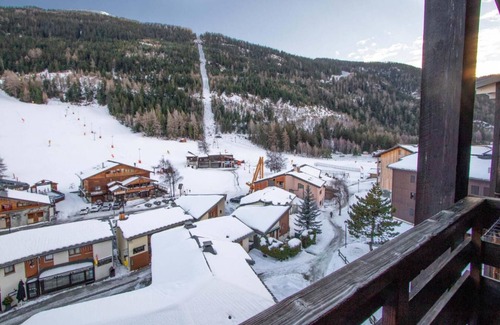Villarodin-Bourget Apartment | 130m from ski slopes, 5th floor, balcony, parking, tv, ski locker, 28m², La Norma