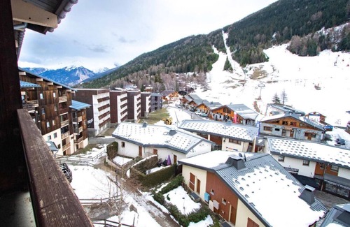 Villarodin-Bourget Apartment | 130m from ski slopes, 5th floor, balcony, parking, tv, ski locker, 35m², La Norma
