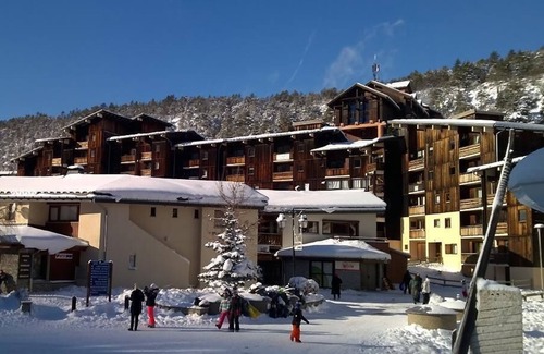 Villarodin-Bourget Apartment | 130m from ski slopes, 5th floor, balcony, parking, tv, ski locker, 35m², La Norma