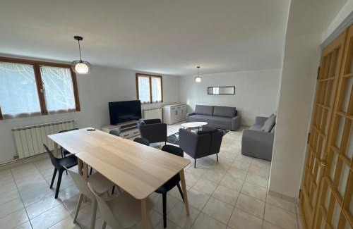Meyzieu Apartment | 130m T4 garden and car parks - Stade-Eurexpo-Lyon