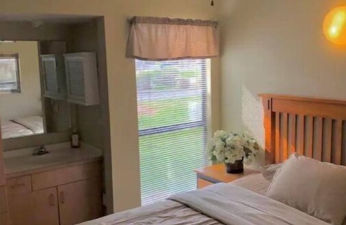 Quincy Condo | #131 Condo near large pool & shuttle to Gorge Amp-book separately