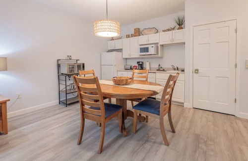 Delavan Lake Condo | 131- Handicap Accessible Suite w/Patio