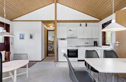 Oster Somarken House | 1322 Aakirkeby - Malurtvej 10