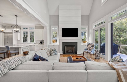 Vanderhorst Plantation House | 133 Governors: Beautiful 4BR Home, Private Pool, Beach Gear/Bike Credit