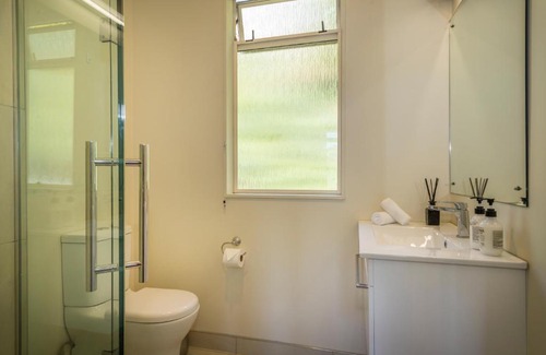 Kelvin Heights House | 135 Peninsula