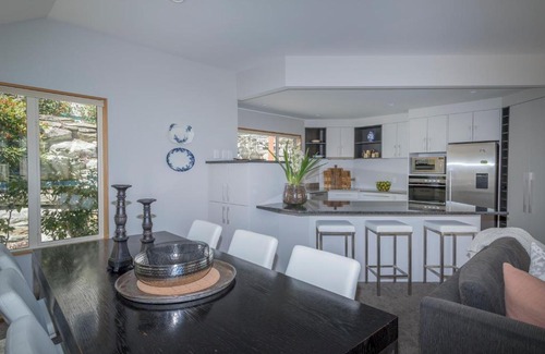 Kelvin Heights House | 135 Peninsula