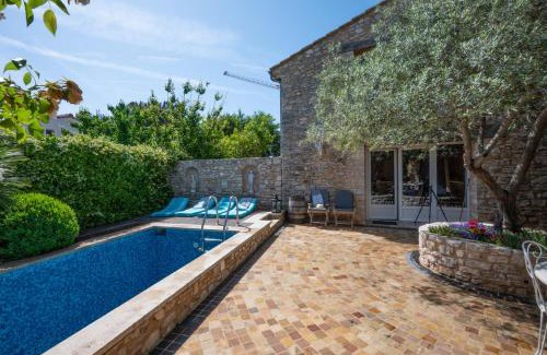 Couteron Villa | 13maga