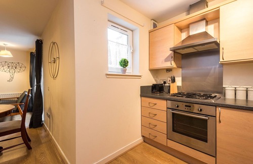 Seafield Apartment | 14/8 Hawkhill Close