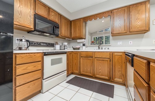 Hot Springs Village House | 14 Guindola Way - A nicely remodeled, furnished home with great views of Lake