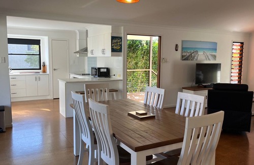 Rainbow Beach House | 14 Manooka Drive - Rainbow Beach. Stylish beach house.