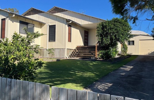 Rainbow Beach House | 14 Manooka Drive - Rainbow Beach. Stylish beach house.