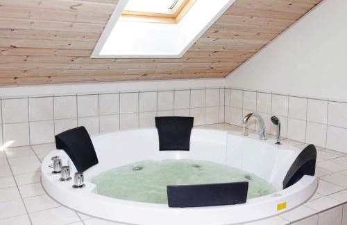 Kramnitse House | 14 person holiday home in Rødby-By Traum