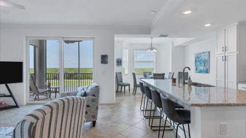Punta Gorda House | 14071 Heritage Landing Unit 332