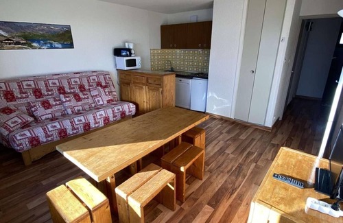 Jeux Apartment | 140m from ski slopes, 2nd floor, tv, ski locker, 39m², Alpe d'Huez