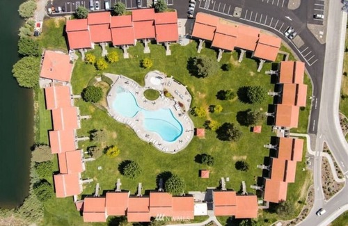 Quincy Condo | #141-Condo near large pool & shuttle to Gorge Amp-book separately