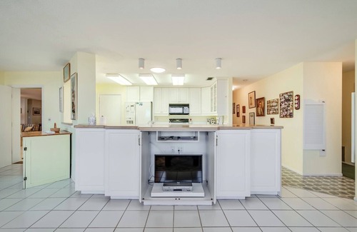 Boca Grande House | 141 Damicare 3 bed/2 Bath ground level - Canal & Dockage in back yard!