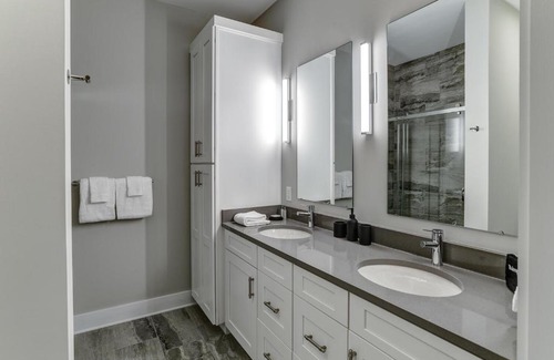 Downtown Asheville House | 145 Biltmore Ave Condo 541B0A