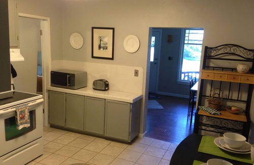 Garden District House | 149 Fall Special ~ Downtown Cd’A Bungalow ~ Comfortable ~ Convenient