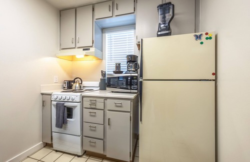 Hood River Condo | 15 Lodge Condo with Hood River Bridge View by RedAwning